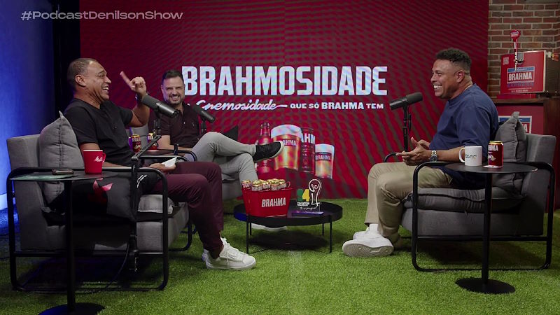 O podcast, o ex-jogador Denílson recordou que a comemoração de Ronaldo