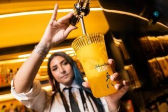 Johnnie Walker Lança Seu Primeiro Drinque Pronto para Beber: Conheça o "Blondinho"