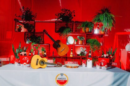 Amstel lança "Vem Pra Roda" com Marcelo D2 e grandes nomes do samba