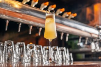 Beer Island Tap House lança carta de drinks assinada por Laércio Zulu