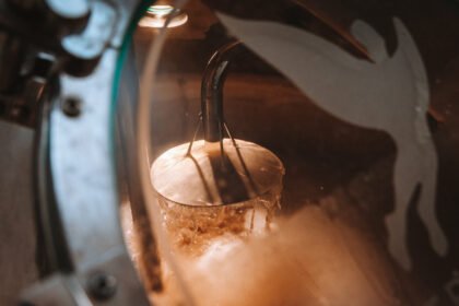 Low Cura: a nova cerveja "low alcohol" da Trilha com gengibre