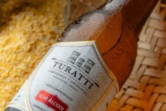 Turatti lança cerveja sem álcool com cuscuz