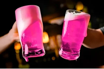 Chope rosa? Bar de Curitiba celebra o Mês da Mulher com estilo