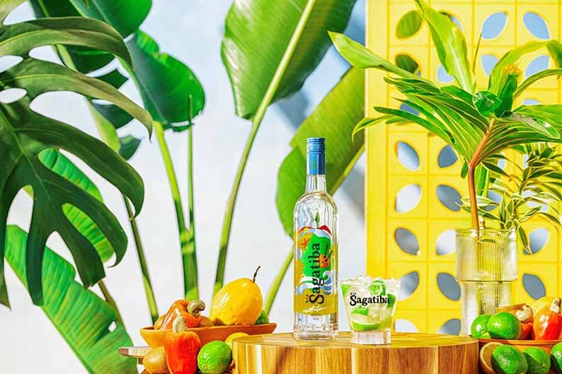 Sagatiba lança nova garrafa e aposta na coquetelaria com brasilidade