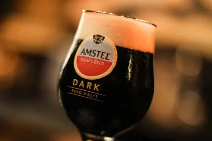 Amstel Dark estreia no Brasil: nova cerveja escura puro malte