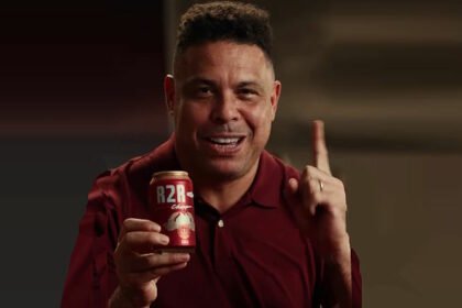 Ronaldo Fenômeno e relembra conexão da marca com a comemoração com o Nº1
