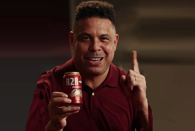 Ronaldo Fenômeno e relembra conexão da marca com a comemoração com o Nº1