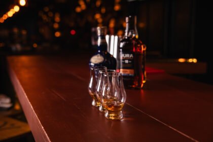 TAJ Curitiba lança experiência autodidata de whisky com até 110 rótulos