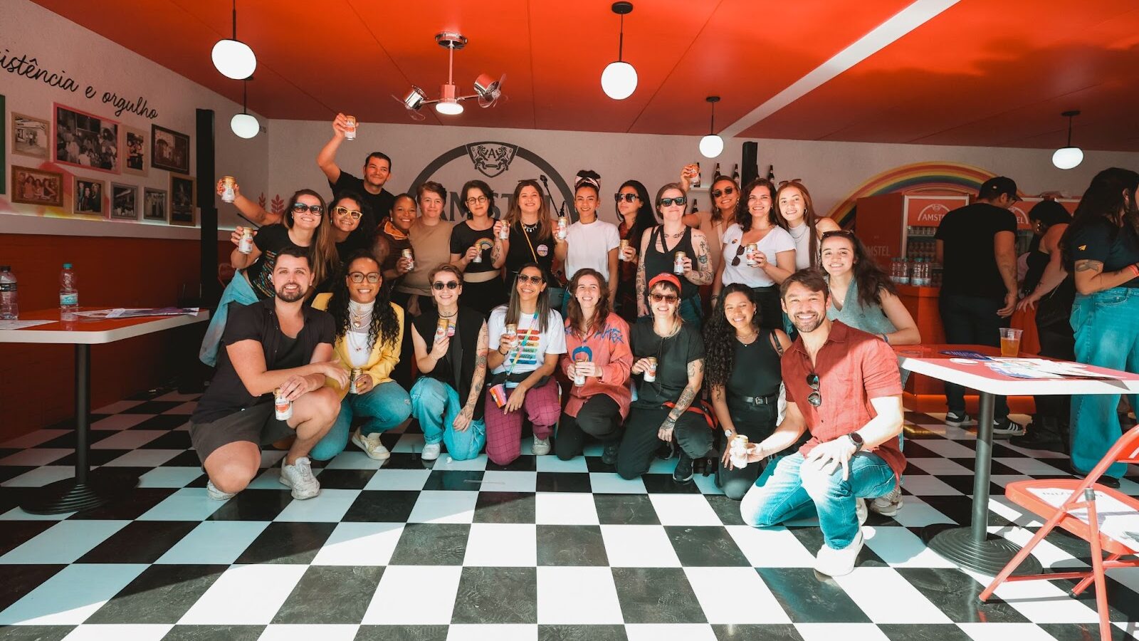 Amstel, Raquel Virgínia e empreendedores que vão participar da Mentoria Negócios de Orgulho / Crédito: Divulgação
