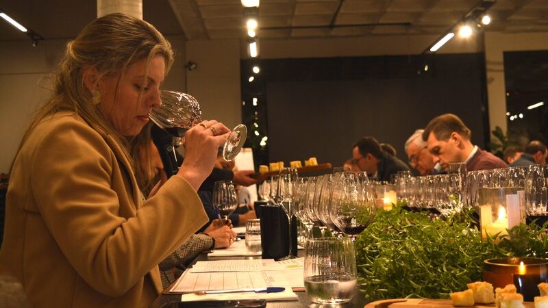 Produtores, enólogos e sommeliers participaram de sessão avaliativa