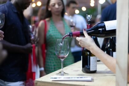 Festival Vinho na Vila acontece nos dias 2 e 3 de agosto em São Paulo com mais de 250 rótulos nacionais, gastronomia, arte e atrações musicais.