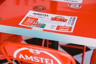 Detalhes do Bar do Orgulho, ativação da Amstel durante a Feira da Diversidade no mês de junho/ Crédito: Divulgação