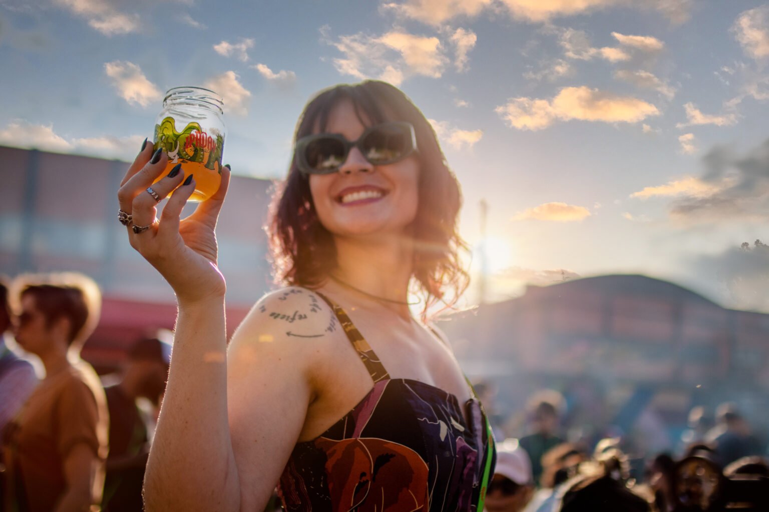 Festival IPA Day SP 2025 adota selo “Criado por Elas” para destacar rótulos com protagonismo feminino no setor cervejeiro. Saiba mais sobre a ação e o evento.