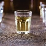 Produtores paulistas já podem se inscrever na Rota da Cachaça Paulista e no concurso estadual. Iniciativas valorizam a bebida artesanal e o turismo rural.