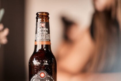 Estrella Galicia apresenta a 0,0 Tostada no Autódromo Velocitta durante a NASCAR Brasil Series. Nova versão sem álcool chega ao varejo em setembro.