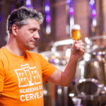 Pela primeira vez fora da Alemanha, o curso de tecnologia cervejeira da VLB Berlin será realizado no Brasil em parceria com a Academia da Cerveja, com certificação internacional.