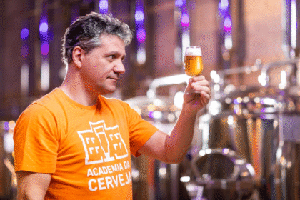 Pela primeira vez fora da Alemanha, o curso de tecnologia cervejeira da VLB Berlin será realizado no Brasil em parceria com a Academia da Cerveja, com certificação internacional.