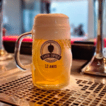 Arq Design recebe experiências exclusivas Santo Lúpulo que unem gastronomia, música e cerveja artesanal