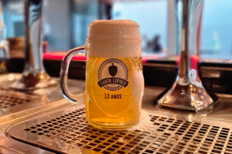 Arq Design recebe experiências exclusivas Santo Lúpulo que unem gastronomia, música e cerveja artesanal