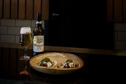 Harmonização com cerveja zero: especialistas criam menu sofisticado