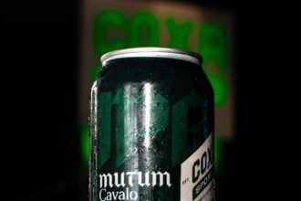 Coxa Sports Bar lança cervejas artesanais em parceria com Frohenfeld e Ignorus