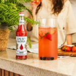 PURE By MONIN estreia no Brasil com bebidas naturais, zero calorias e sem açúcar adicionado, ampliando opções saudáveis e criativas para o dia a dia.