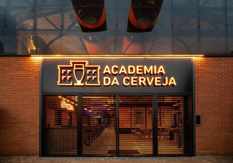 A Ambev anuncia a 6ª edição do curso gratuito Cerveja Segura, com vagas limitadas e foco em boas práticas e segurança no processo cervejeiro.