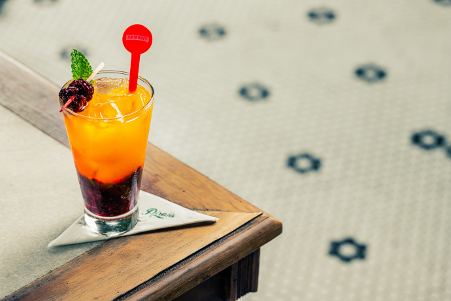 Pirajá apresenta três novas caipiroskas em parceria com Smirnoff, com sabores tropicais e autorais que estreiam em dezembro no cardápio do bar.