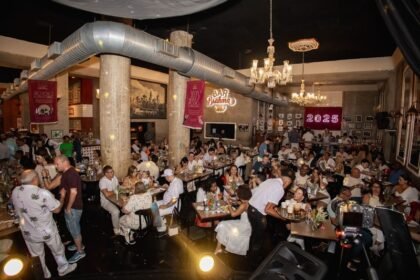 Bar Brahma anuncia Réveillon com open bar, open food e atrações musicais na esquina da Ipiranga com São João. Ingressos já disponíveis.