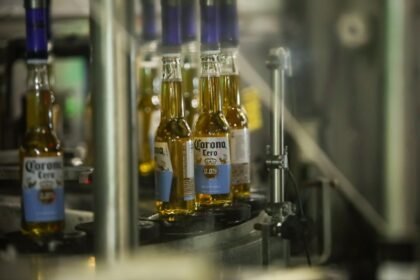 Ambev inaugura nova linha de produção em Lages, ampliando capacidade de cervejas premium e reforçando o papel estratégico de Santa Catarina.