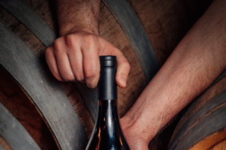 Matetic apresenta no Brasil seu Syrah ícone 2021, vinho biodinâmico e orgânico de produção limitada, com 97 pontos Descorchados.