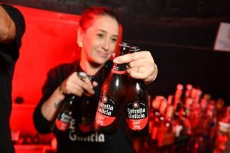 Estrella Galicia é a cerveja oficial da final da Porsche Cup Brasil em Interlagos e reforça sua presença no automobilismo com ativações especiais.