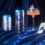 Tônica Antarctica amplia a distribuição da versão Intense e anuncia parceria com Bridgerton, série da Netflix, com latas tematizadas.