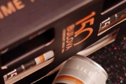 Like Wine lança coleção limitada em parceria com a Bulova Brasil, celebrando 150 anos da relojoaria com inspiração em Nova York.