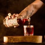 Grupo Läut lança Jimmy Negroni, drink pronto para beber que aposta na alta do Negroni e no crescimento do mercado de RTDs no Brasil.