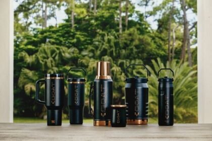 Stanley 1913 e Lionel Messi apresentam a coleção GOAT Black, terceira fase da collab com produtos premium e estética minimalista. Lançamento chega ao Brasil em 9 de dezembro.