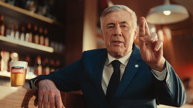 Brahma convoca Carlo Ancelotti para a campanha "Tá liberado acreditar", reforçando a confiança do torcedor brasileiro para a Copa de 2026.