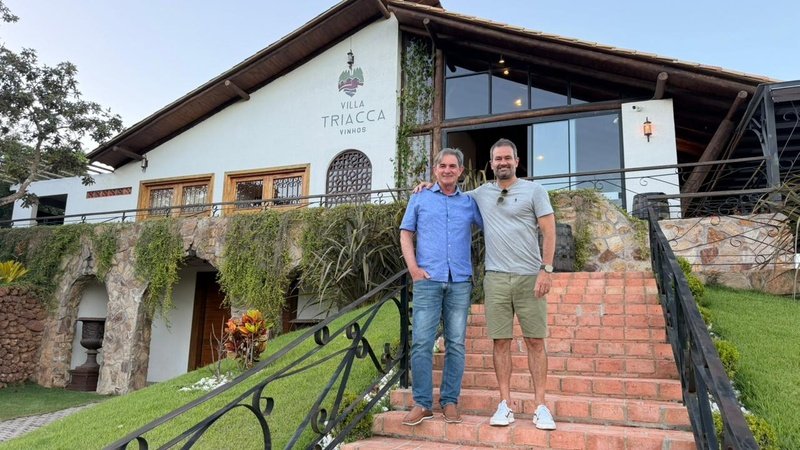 Executivo da vinícola italiana Castellani visita a Villa Triacca, em Brasília, e reforça o intercâmbio técnico entre Brasil e Itália.