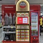 Amstel apresenta móvel temático para PDVs com calculadora interativa que facilita compras para churrasco no varejo.