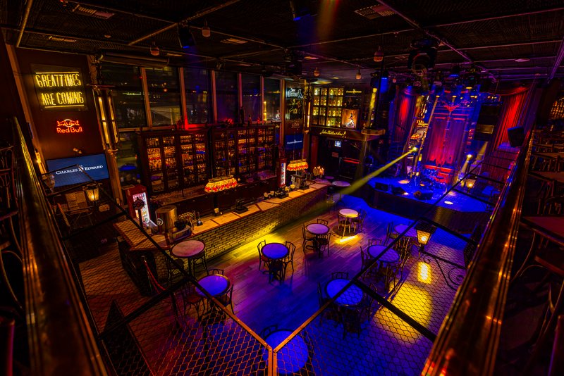 Bar Charles Edward realiza Disco Night no dia 30 de janeiro, com tributos a Michael Jackson, James Brown e Earth, Wind & Fire, além de drinks clássicos.