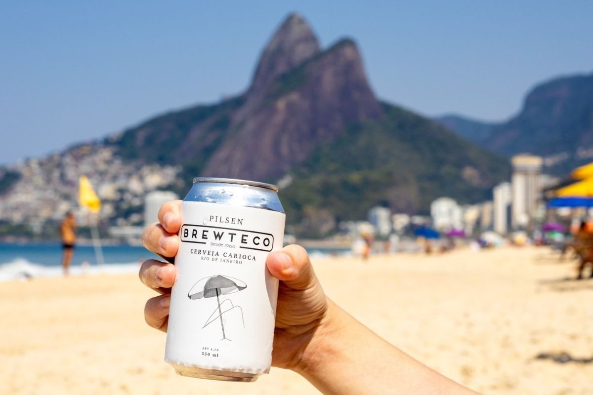 Brewteco lança edital em parceria com a Estrella Galicia para apoiar blocos independentes e fortalecer o Carnaval de rua do Rio de Janeiro.