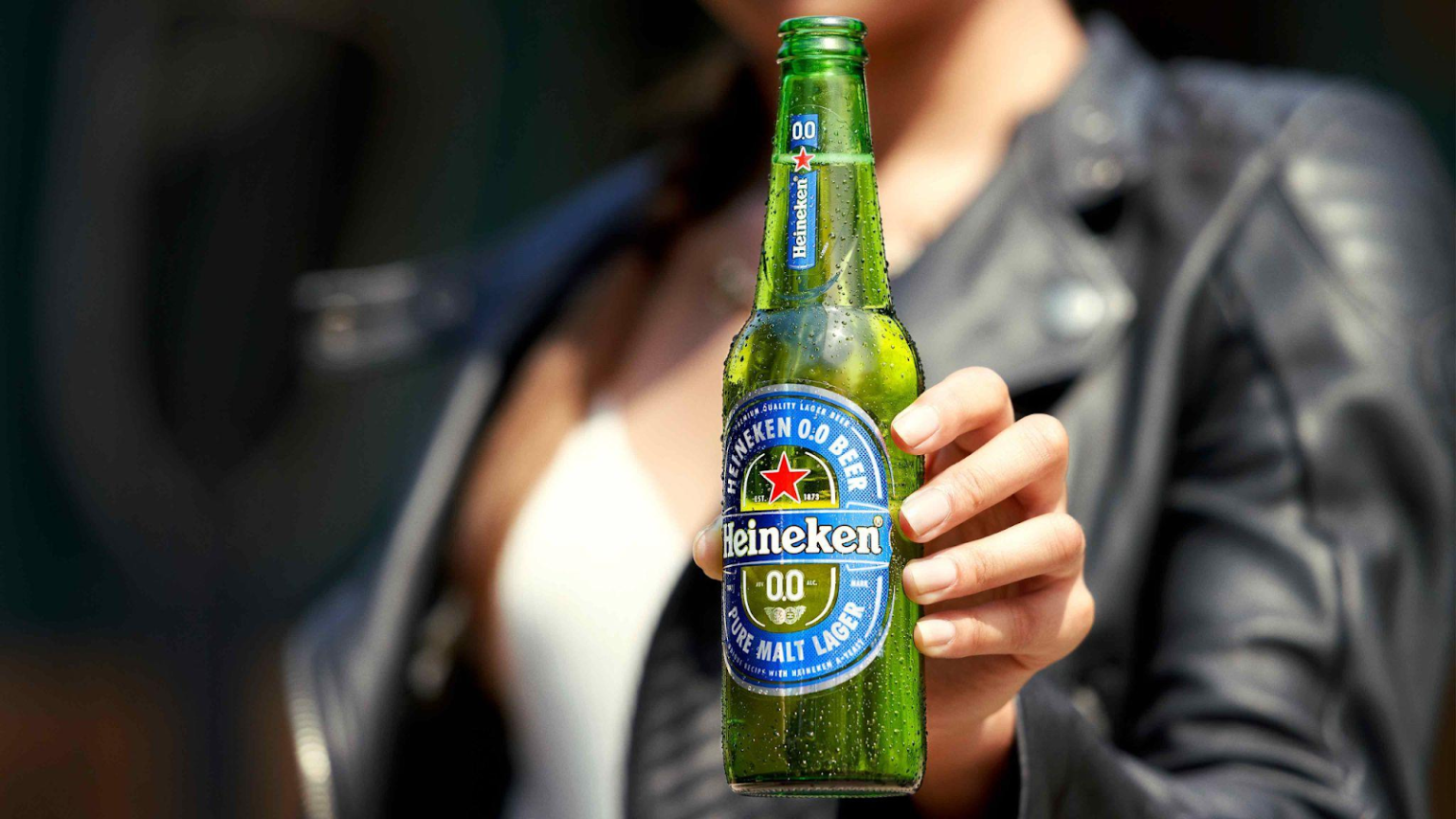 Heineken 0.0 é a cerveja zero álcool mais vendida do Brasil e lidera a categoria, refletindo a mudança nos hábitos de consumo e a busca por equilíbrio.