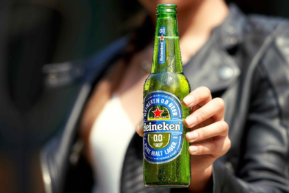 Heineken 0.0 é a cerveja zero álcool mais vendida do Brasil e lidera a categoria, refletindo a mudança nos hábitos de consumo e a busca por equilíbrio.