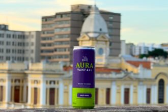 Vanfall amplia portfólio e lança Aura, drink pronto premium de maçã verde, pensado para o Carnaval 2026 e para o consumo no verão.