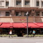 Bares tradicionais contam a história de São Paulo e são ótimos endereços para celebrar os 472 anos da cidade com comida, bebida e memória.