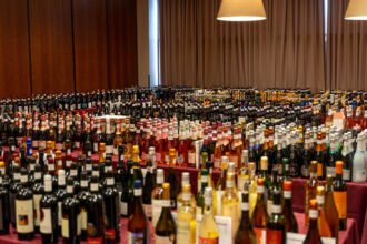 Grande Prova Vinhos do Brasil 2026 acontece de 9 a 12 de março no Rio, com recorde de amostras, 80 categorias e premiação na Wine South America.