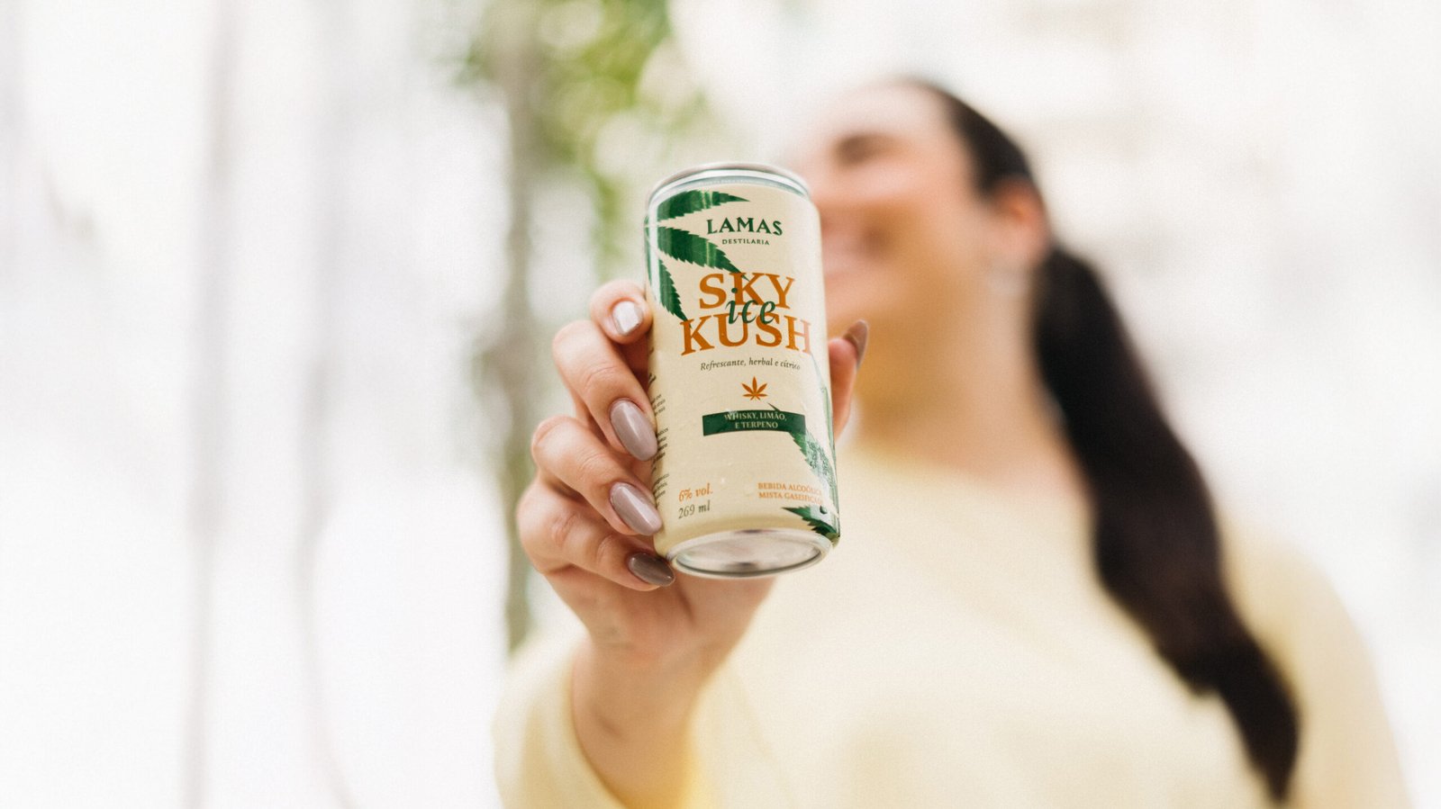 Destilaria mineira lança drink com whisky e terpenos canábicos