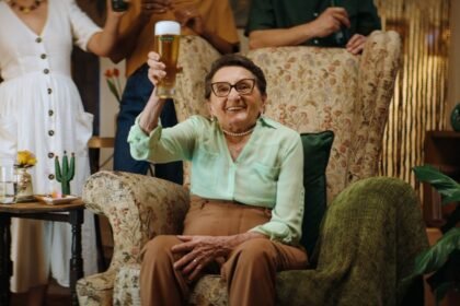 Heineken® recria o brinde icônico de O Agente Secreto com Tânia Maria e celebra a força do cinema brasileiro nas premiações internacionais.