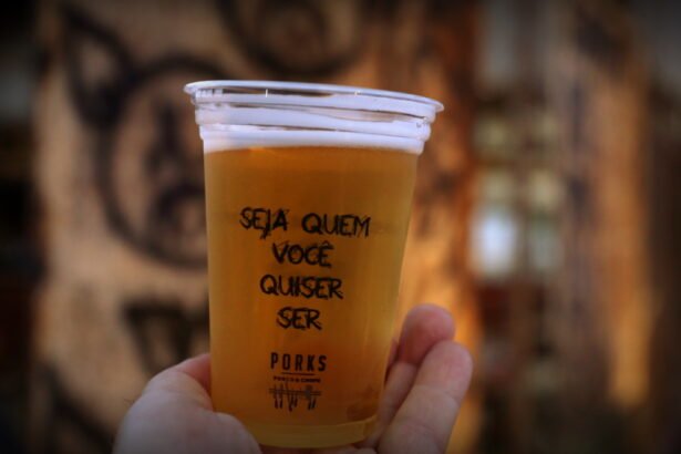 Parceria entre Porks e Quermesse transforma a Praça Tiradentes em ponto de apoio gastronômico e de descanso no Carnaval de Belo Horizonte.