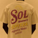 Cerveja Sol e BAW Clothing lançam collab inédita de streetwear com peças que mudam de cor ao sol. Coleção chega às lojas em fevereiro.